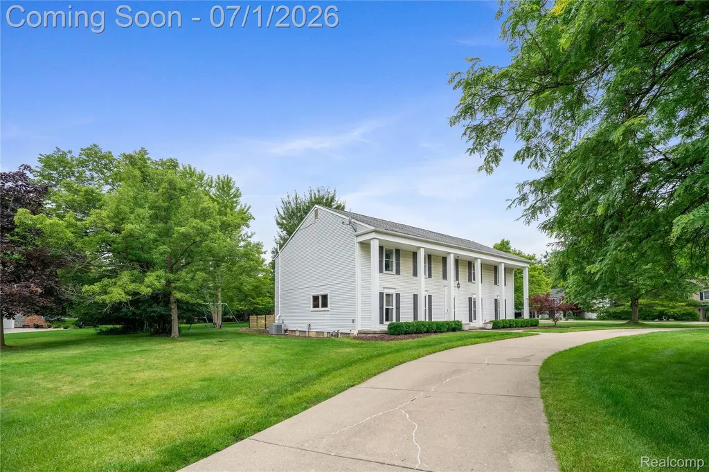 5441 Langlewood Drive West Bloomfield Charter Township MI 48322