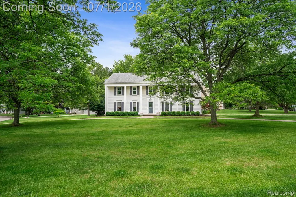 5441 Langlewood Drive West Bloomfield Charter Township MI 48322