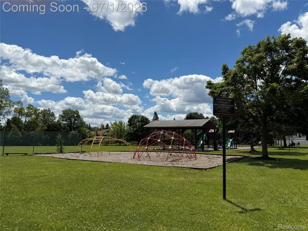 5441 Langlewood Drive West Bloomfield Charter Township MI 48322