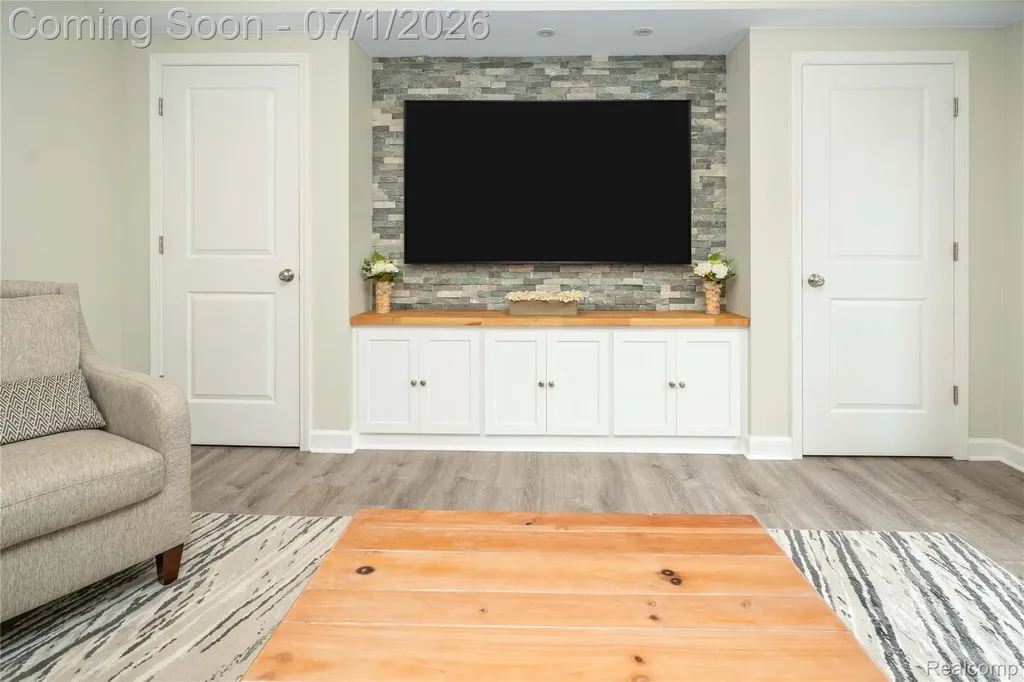 5441 Langlewood Drive West Bloomfield Charter Township MI 48322