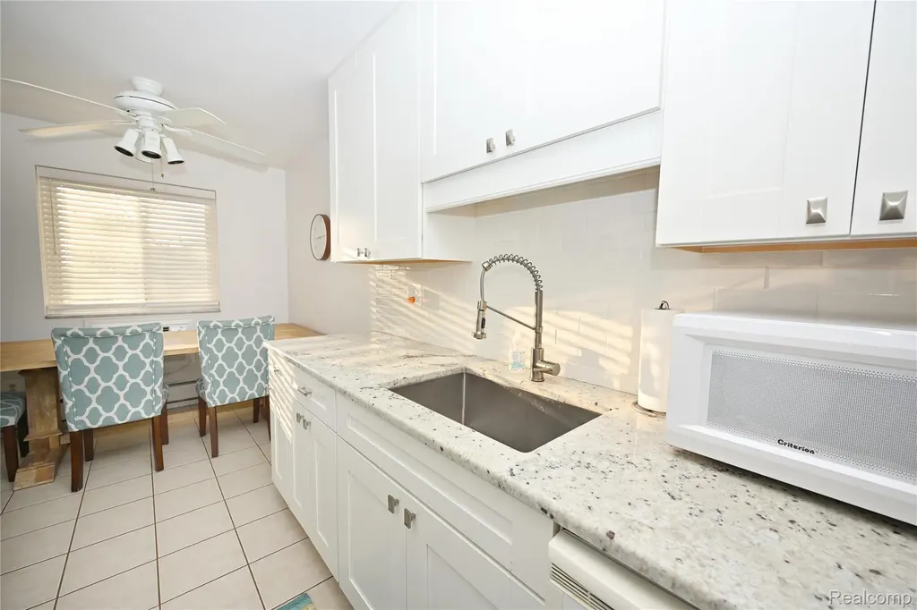 2820 Woodslee Drive Royal Oak City MI 48073