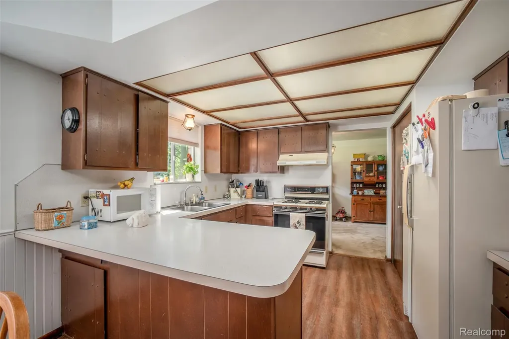 560 Coats Road Orion Charter Township MI 48362