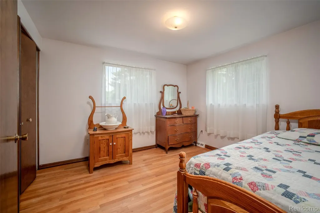 560 Coats Road Orion Charter Township MI 48362