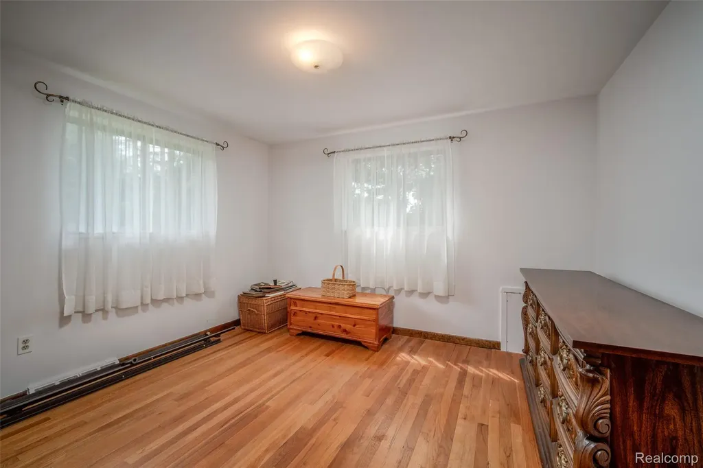 560 Coats Road Orion Charter Township MI 48362