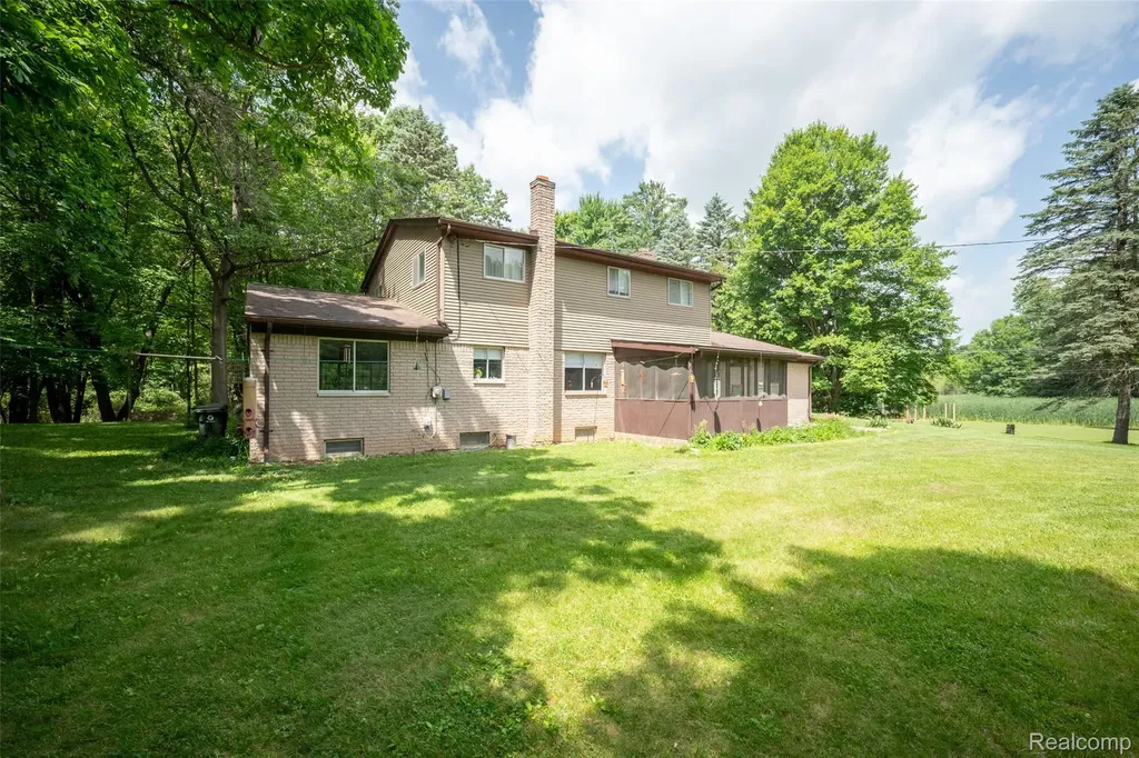 560 Coats Road Orion Charter Township MI 48362