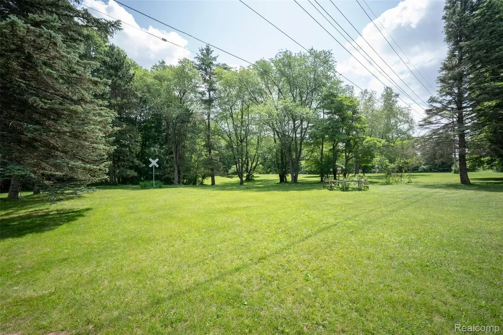 560 Coats Road Orion Charter Township MI 48362