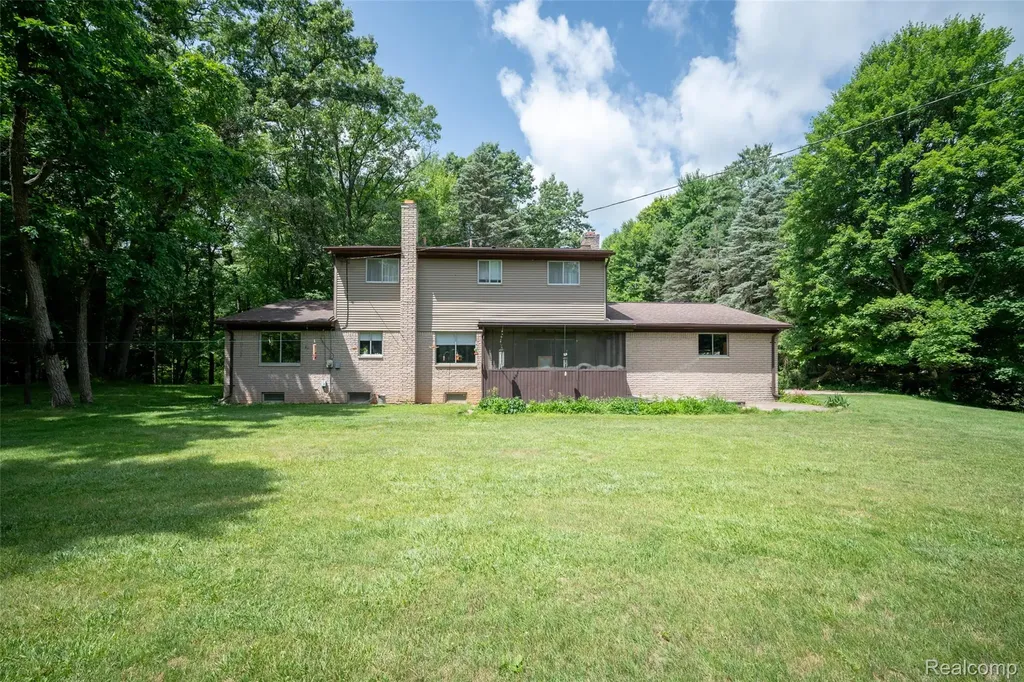 560 Coats Road Orion Charter Township MI 48362