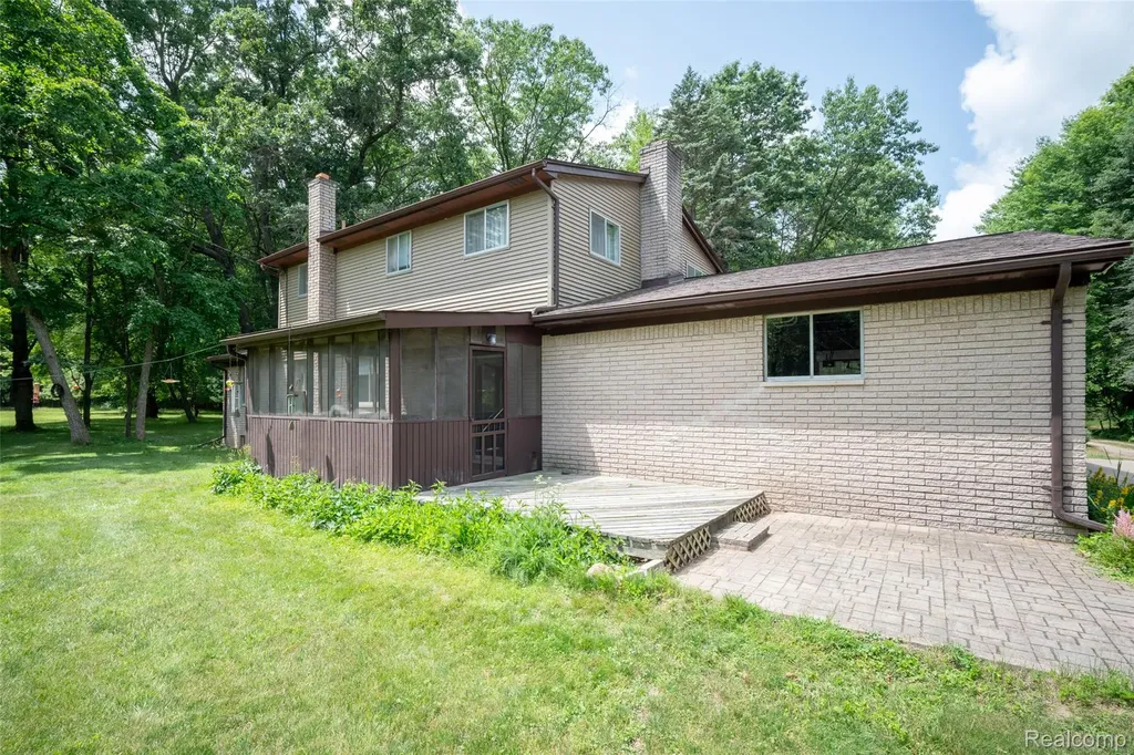 560 Coats Road Orion Charter Township MI 48362