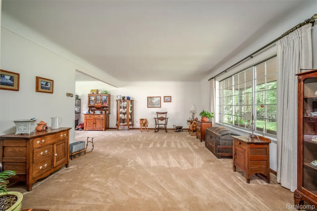 560 Coats Road Orion Charter Township MI 48362