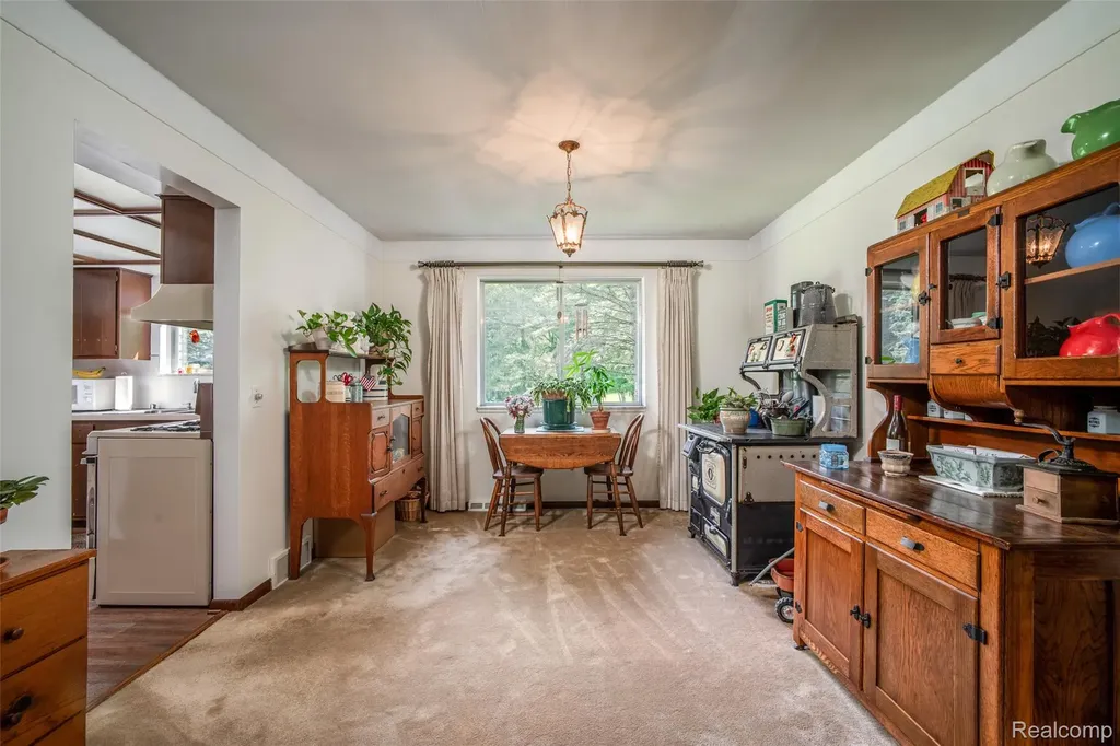 560 Coats Road Orion Charter Township MI 48362