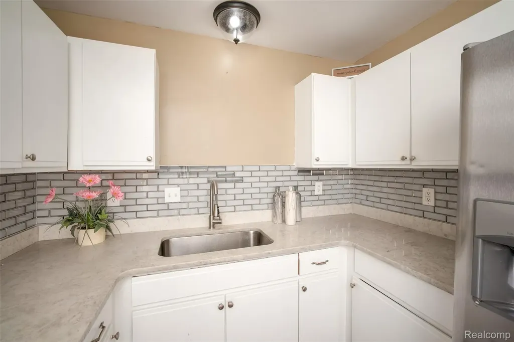 15650 Stone Crossing Drive Southfield City MI 48075
