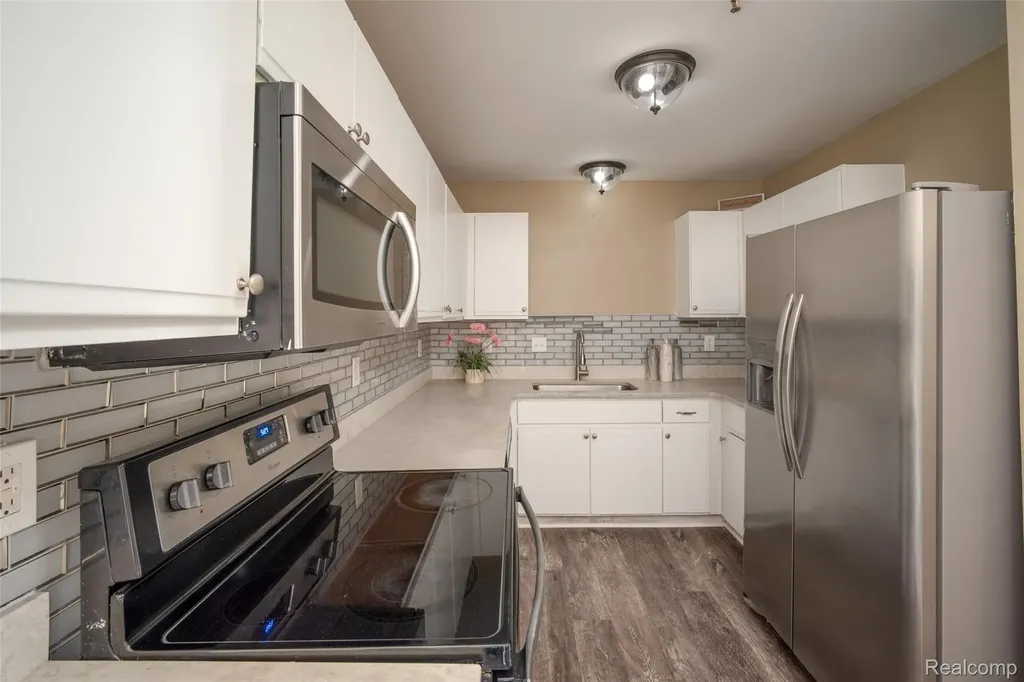 15650 Stone Crossing Drive Southfield City MI 48075