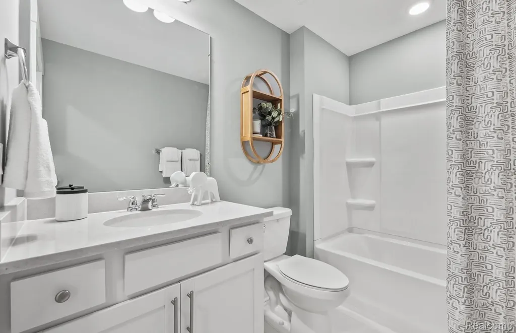 3040 Sheffield Circle Independence Charter Township MI 48346