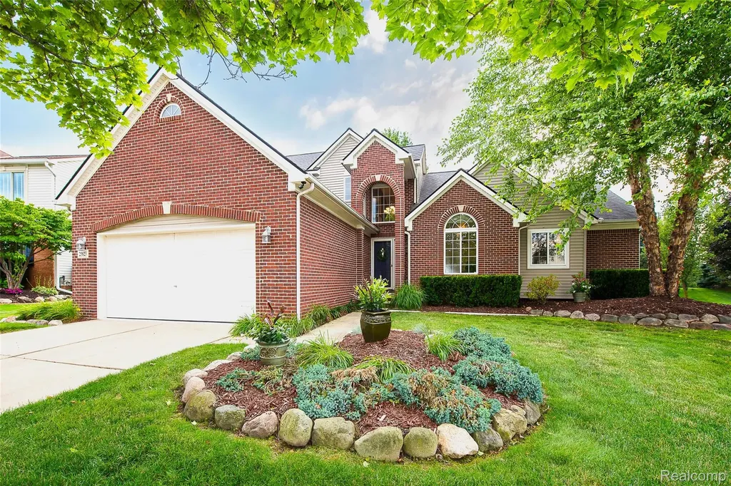 Lyon Charter Township MI, 25823 Carriage Lane