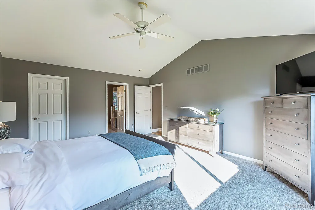25823 Carriage Lane Lyon Charter Township MI 48178