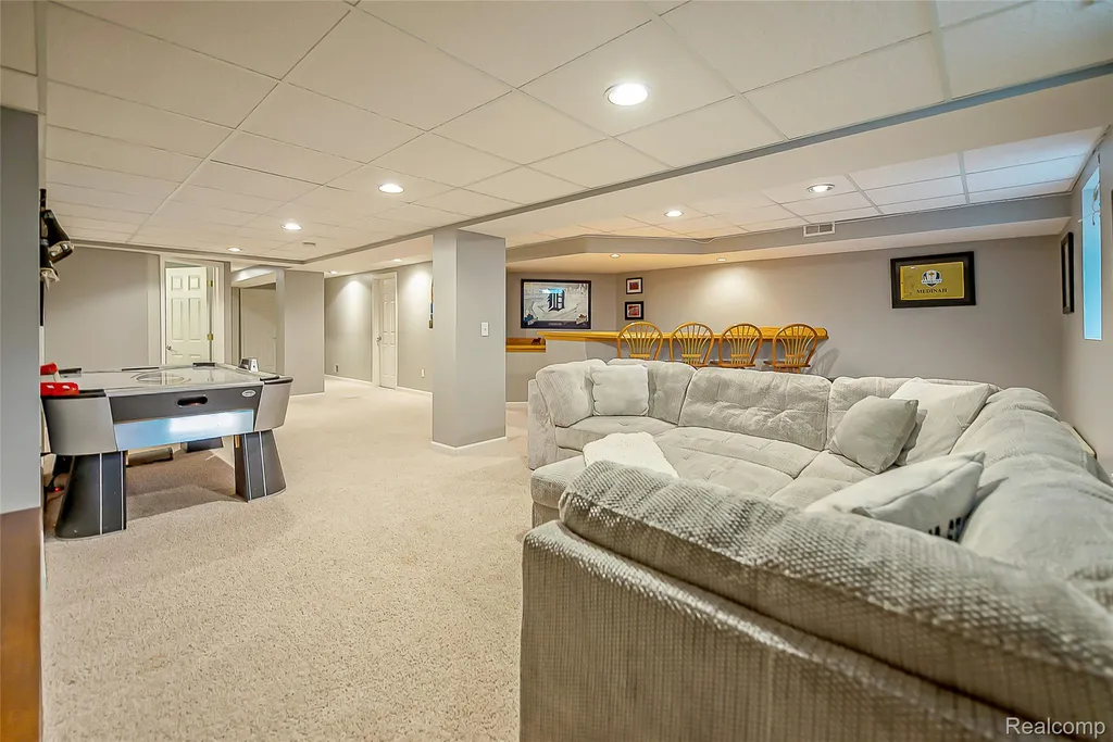 25823 Carriage Lane Lyon Charter Township MI 48178
