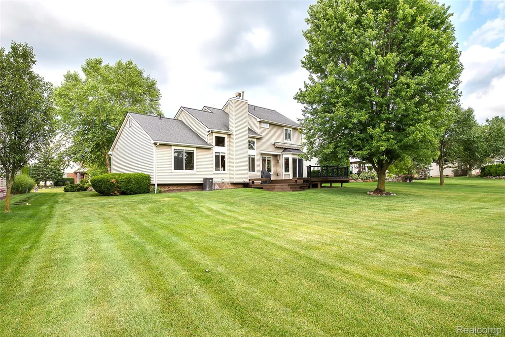 25823 Carriage Lane Lyon Charter Township MI 48178