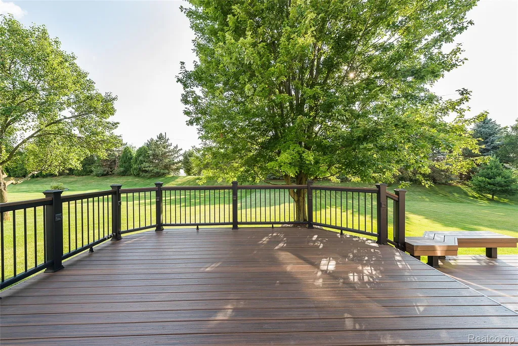 25823 Carriage Lane Lyon Charter Township MI 48178