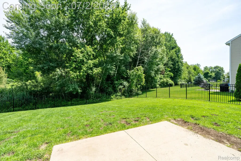 425 Knollwood Drive Brandon Charter Township MI 48462