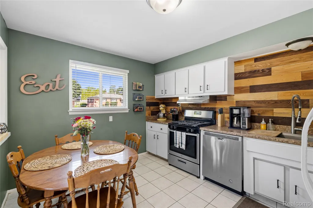 154 Noble Street Milford Village MI 48381