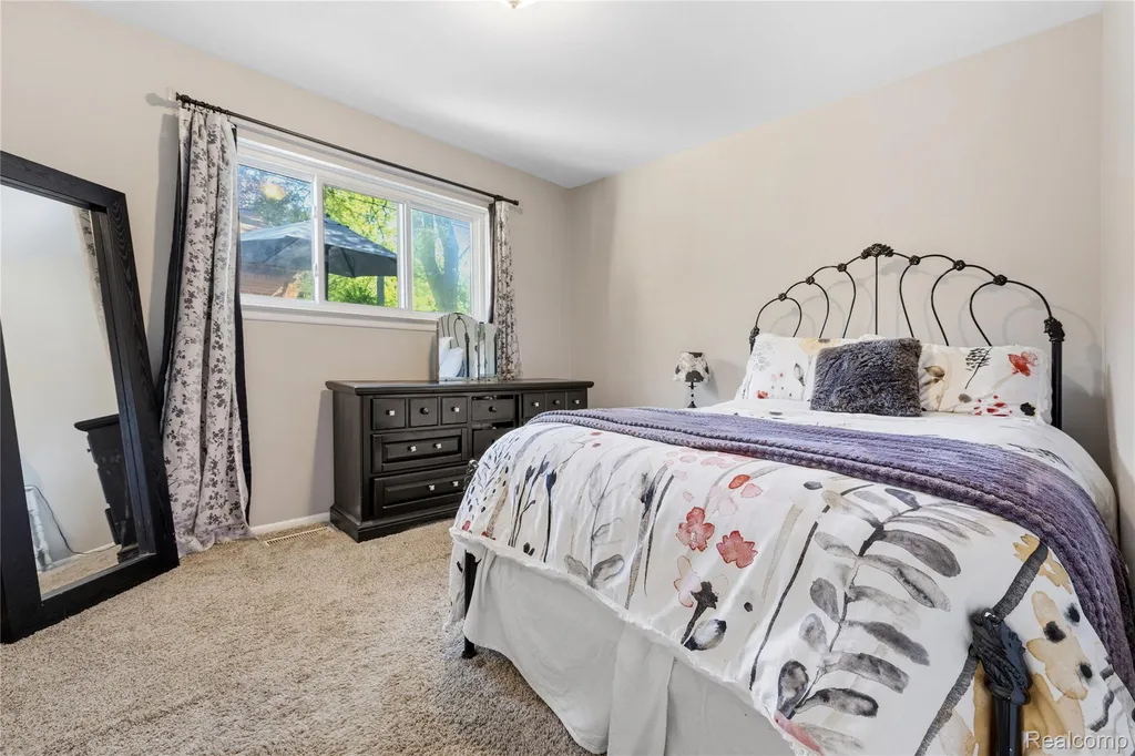 154 Noble Street Milford Village MI 48381