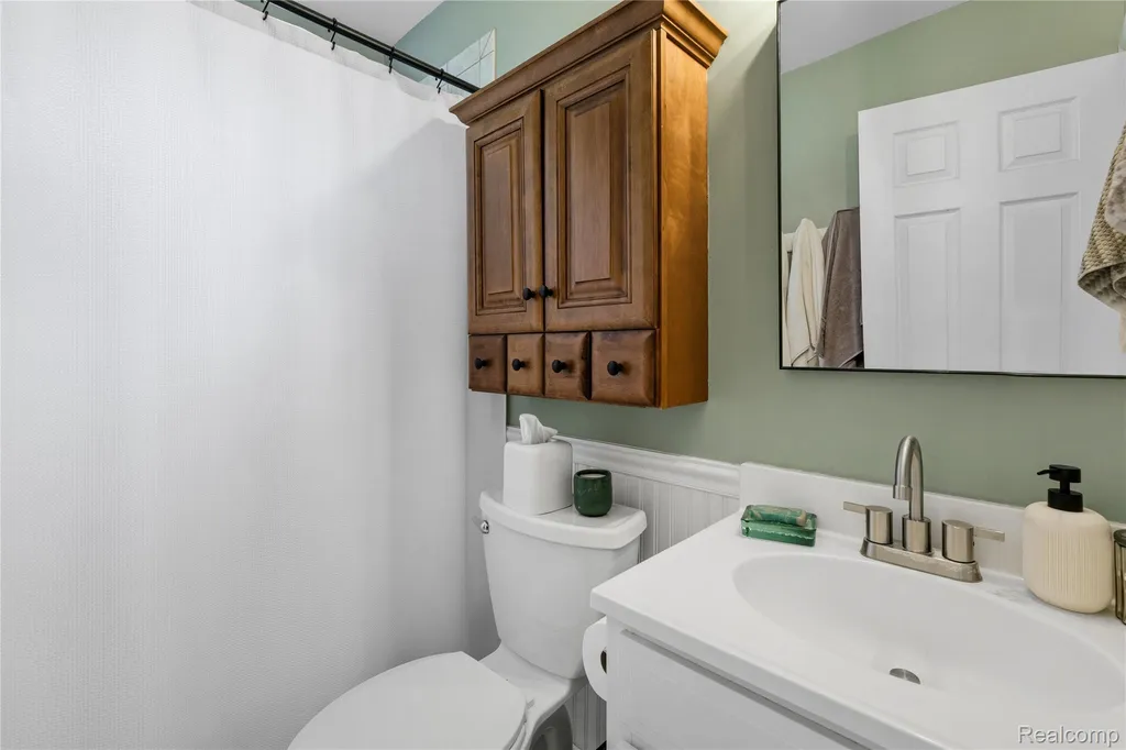 154 Noble Street Milford Village MI 48381
