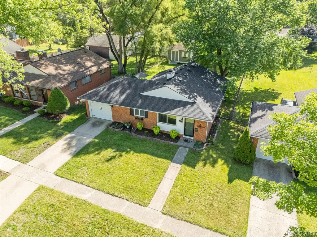 154 Noble Street Milford Village MI 48381
