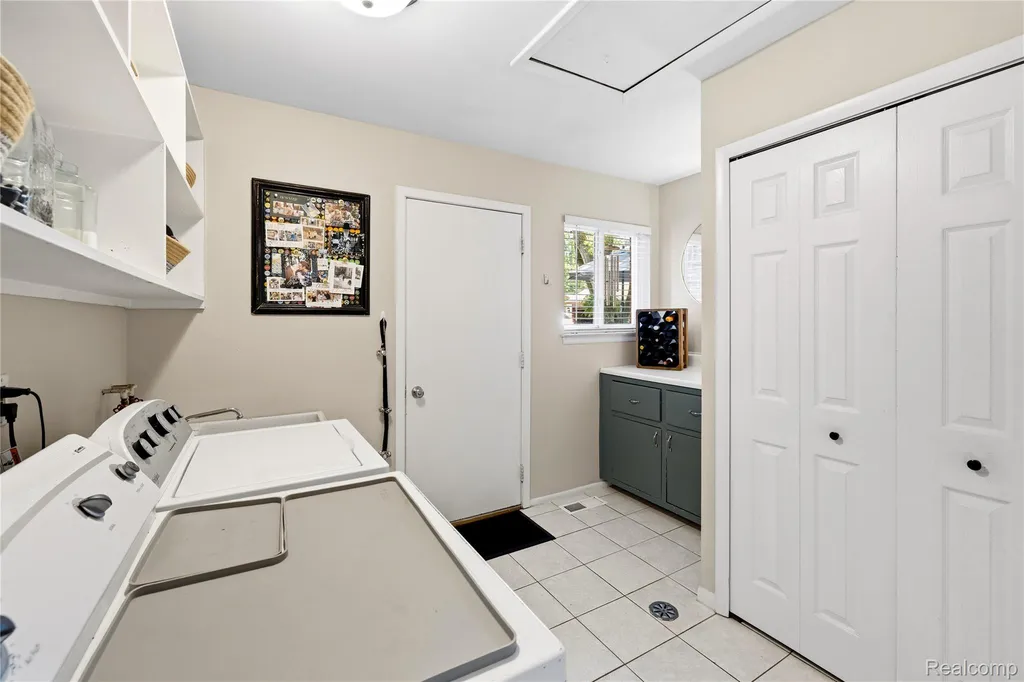 154 Noble Street Milford Village MI 48381