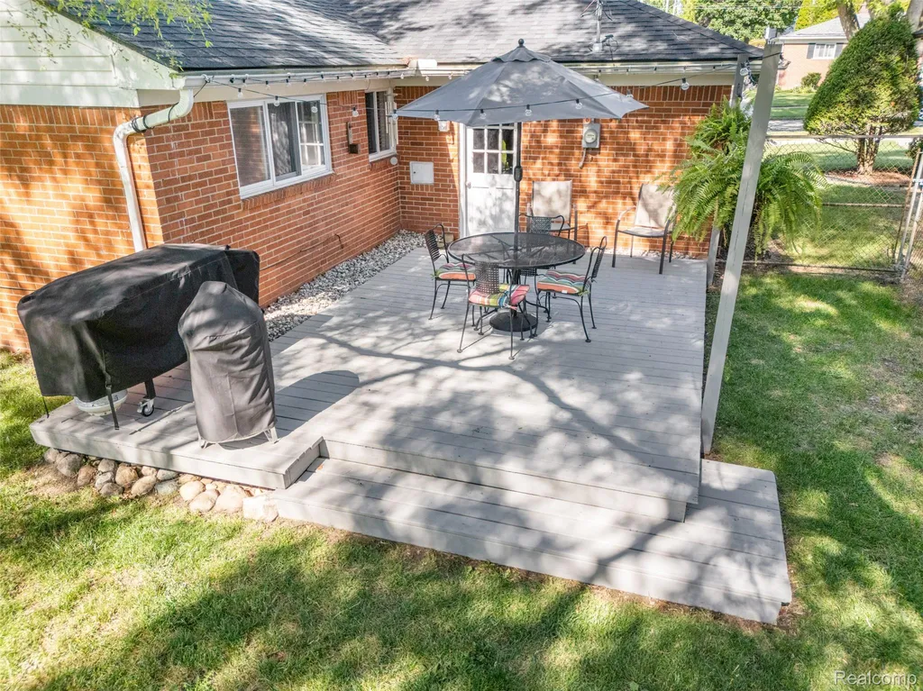 154 Noble Street Milford Village MI 48381