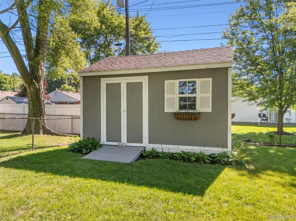 154 Noble Street Milford Village MI 48381