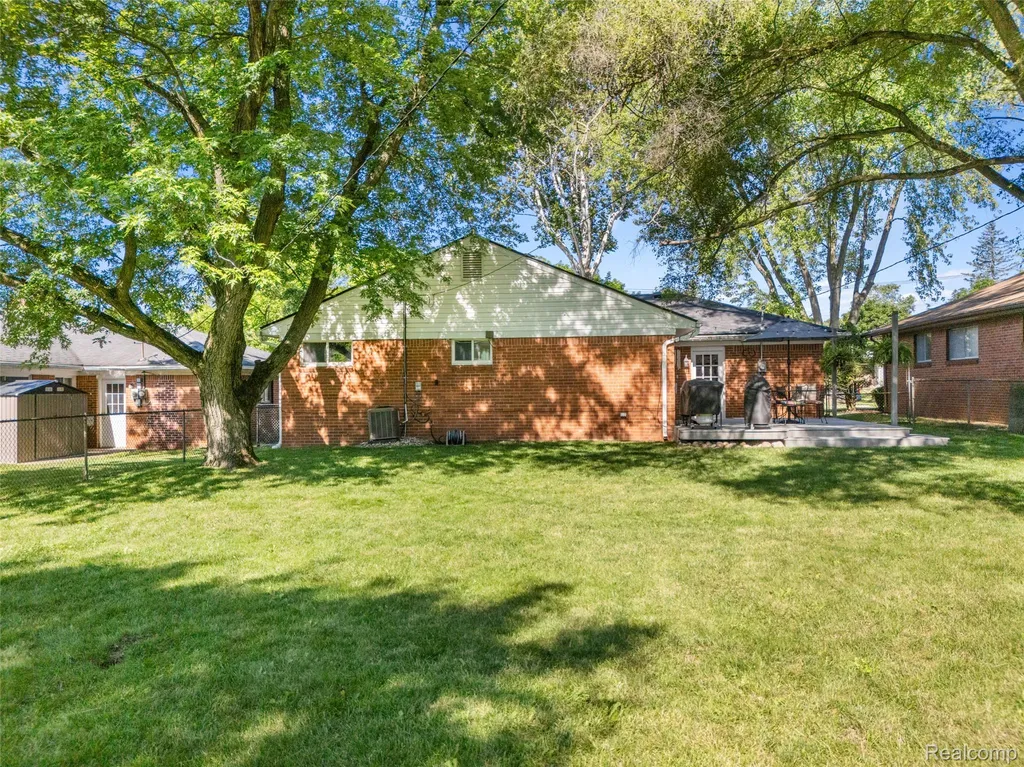 154 Noble Street Milford Village MI 48381