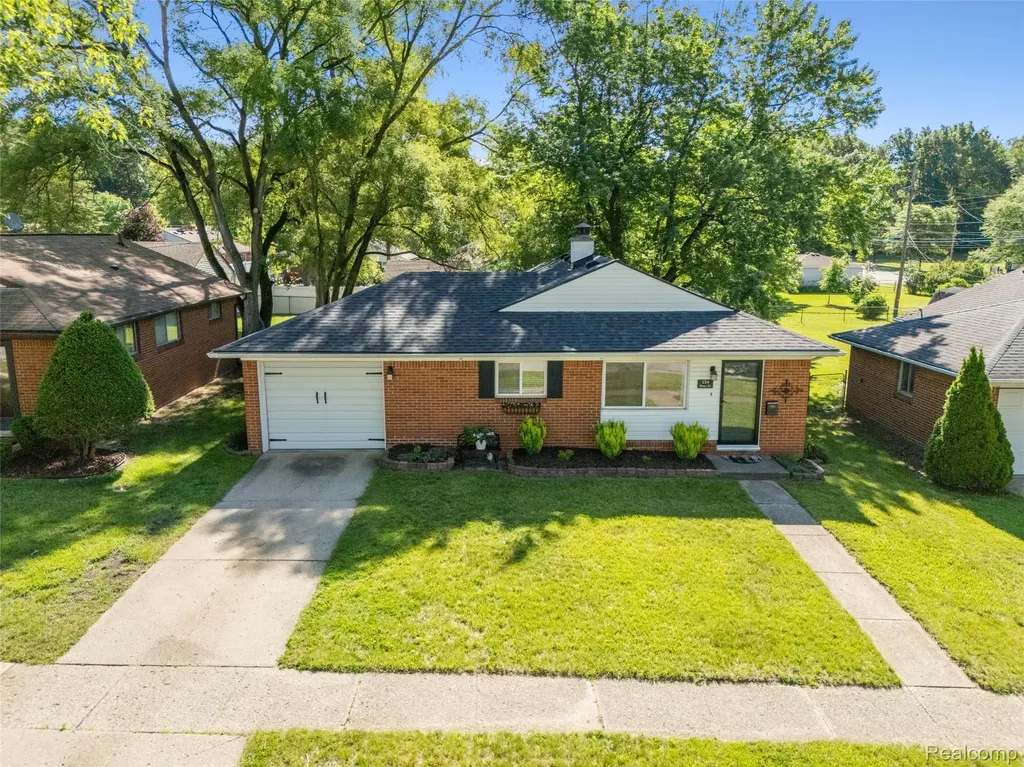 154 Noble Street Milford Village MI 48381