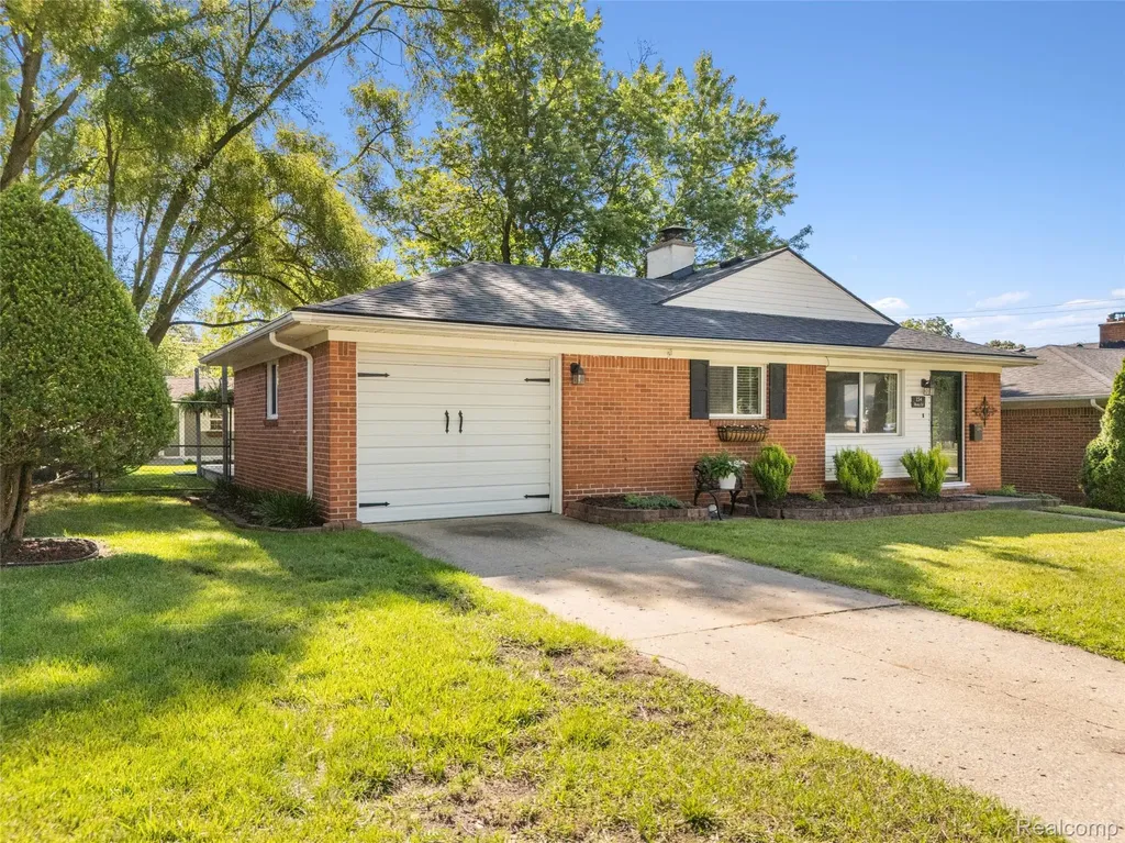 154 Noble Street Milford Village MI 48381