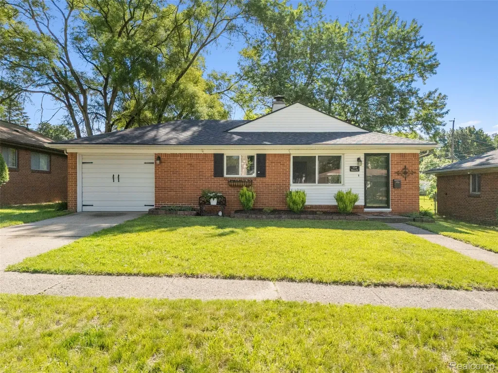 154 Noble Street Milford Village MI 48381