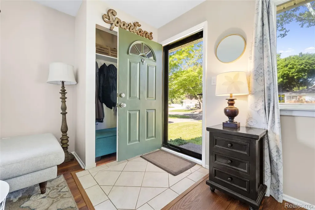 154 Noble Street Milford Village MI 48381