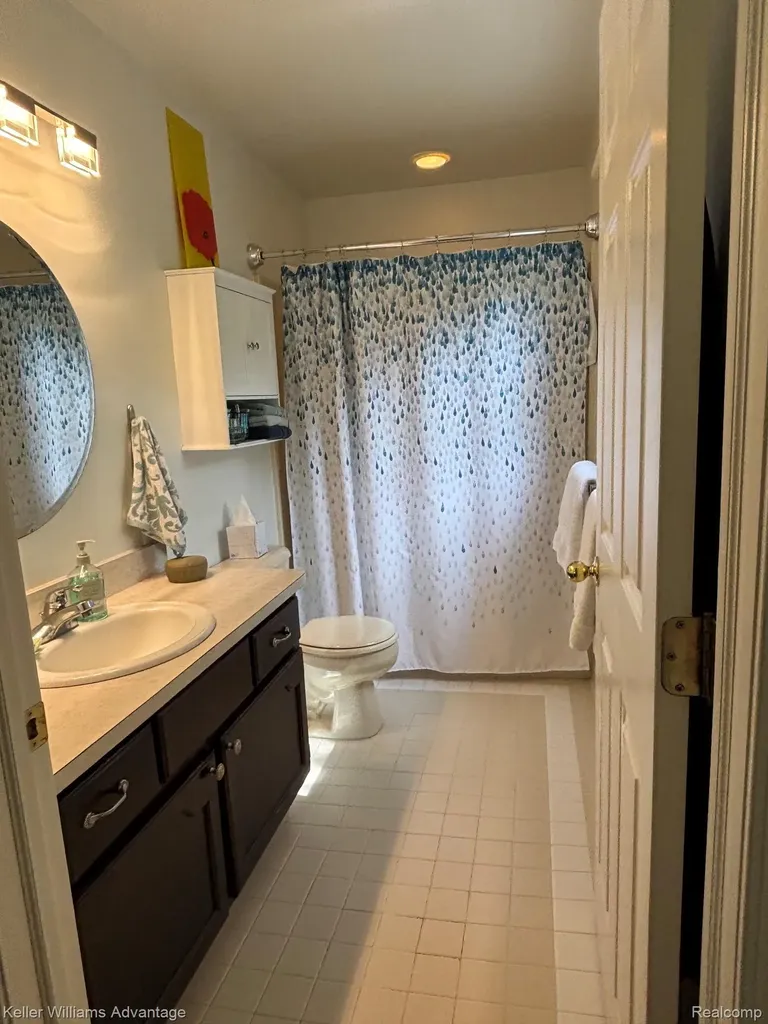 5517 Ashby Court Waterford Charter Township MI 48327