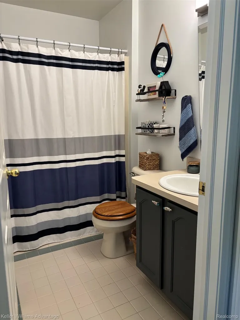 5517 Ashby Court Waterford Charter Township MI 48327