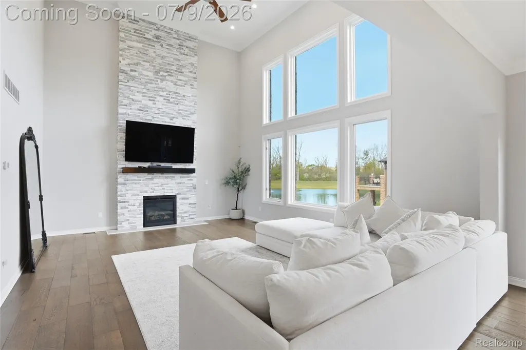 11963 Forest Brook Drive Washington Township MI 48094