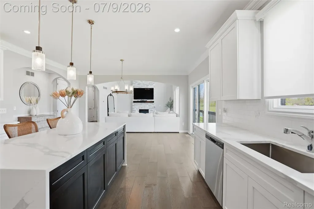11963 Forest Brook Drive Washington Township MI 48094