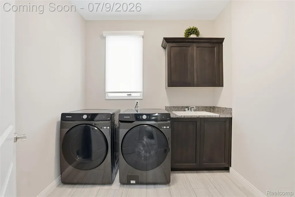 11963 Forest Brook Drive Washington Township MI 48094