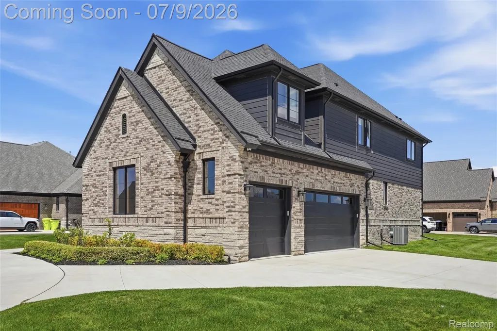 11963 Forest Brook Drive Washington Township MI 48094