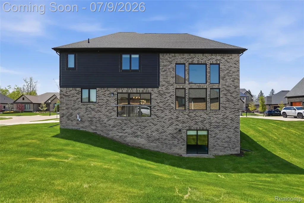 11963 Forest Brook Drive Washington Township MI 48094