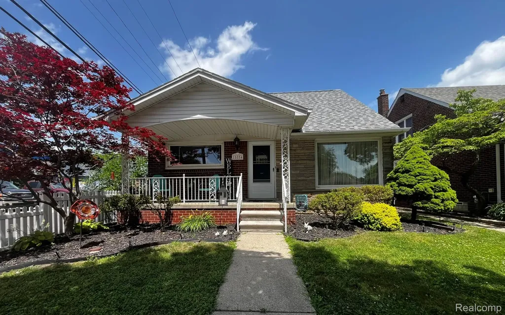 15854 Englewood Avenue Allen Park City MI 48101