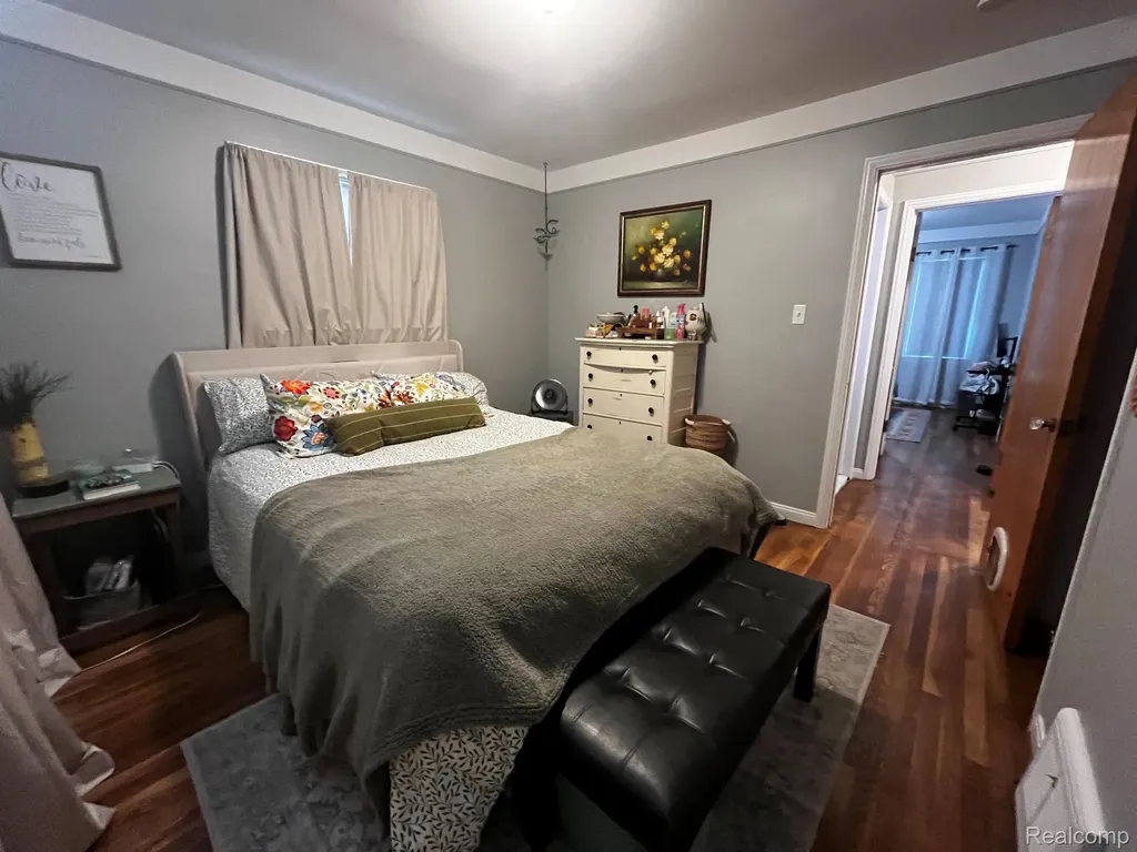 15854 Englewood Avenue Allen Park City MI 48101