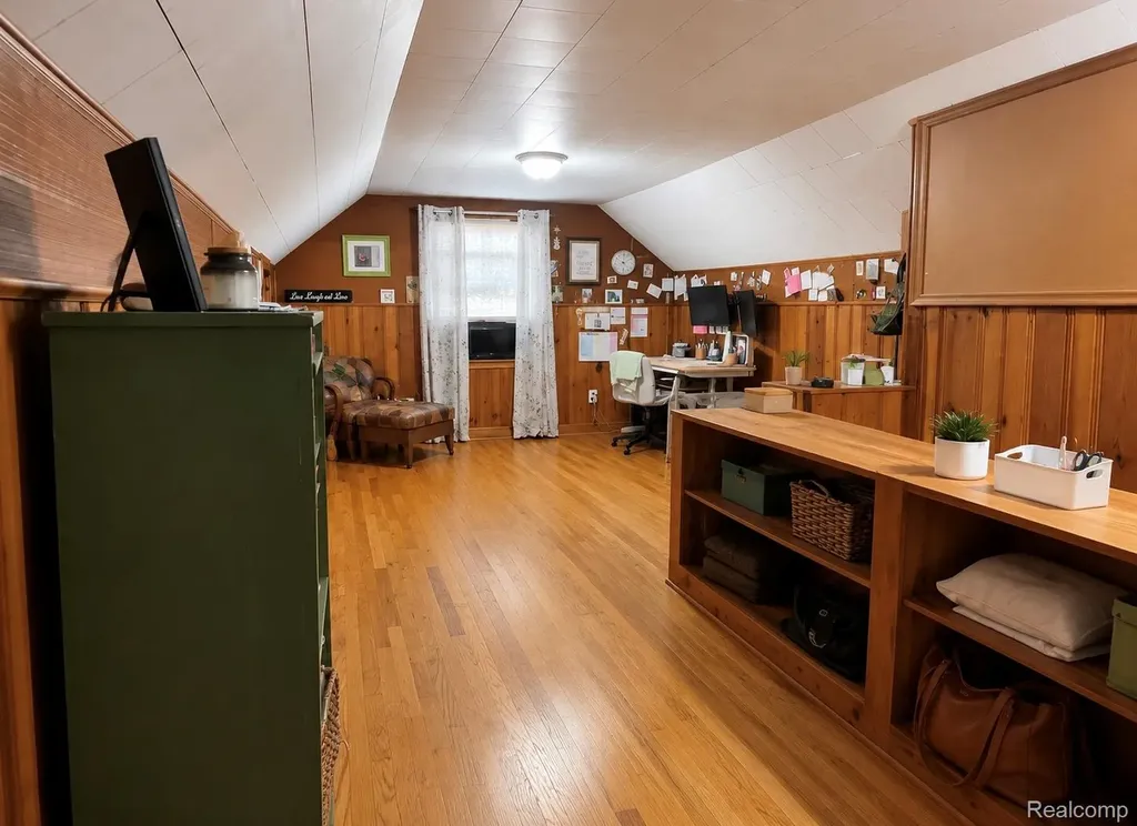 15854 Englewood Avenue Allen Park City MI 48101
