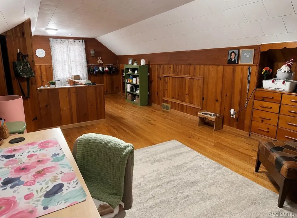 15854 Englewood Avenue Allen Park City MI 48101