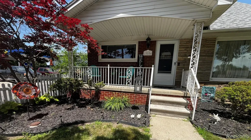 15854 Englewood Avenue Allen Park City MI 48101