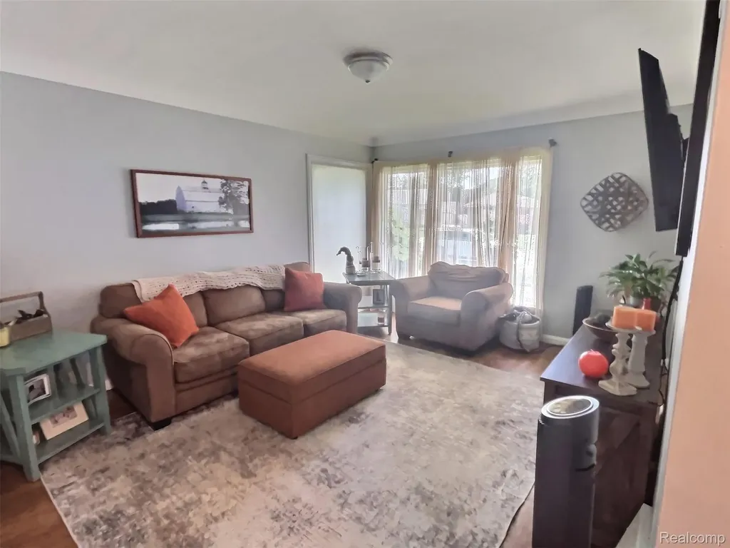 15854 Englewood Avenue Allen Park City MI 48101