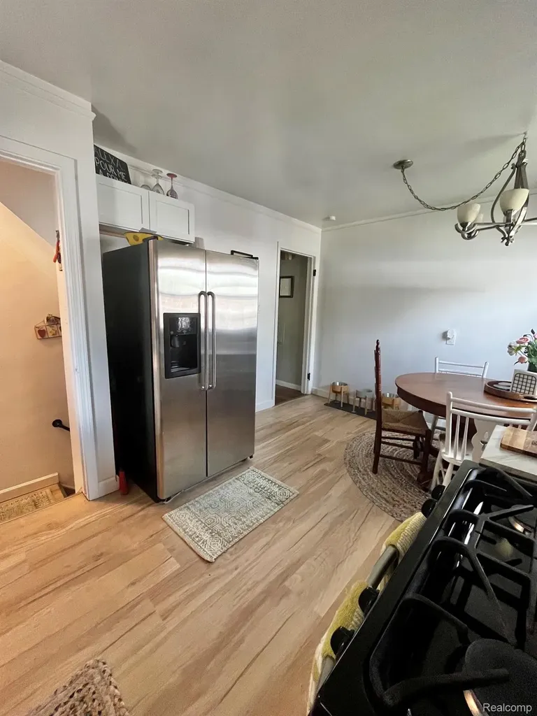 15854 Englewood Avenue Allen Park City MI 48101