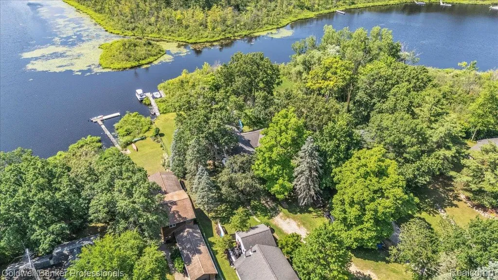 1325 Elkhorn Lake Road Orion Charter Township MI 48362